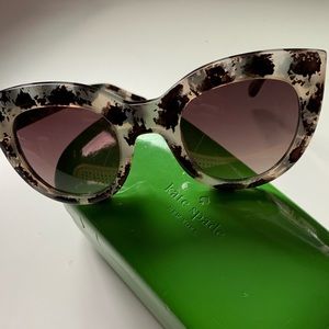 Kate Spade NWOT cat eye sunglasses